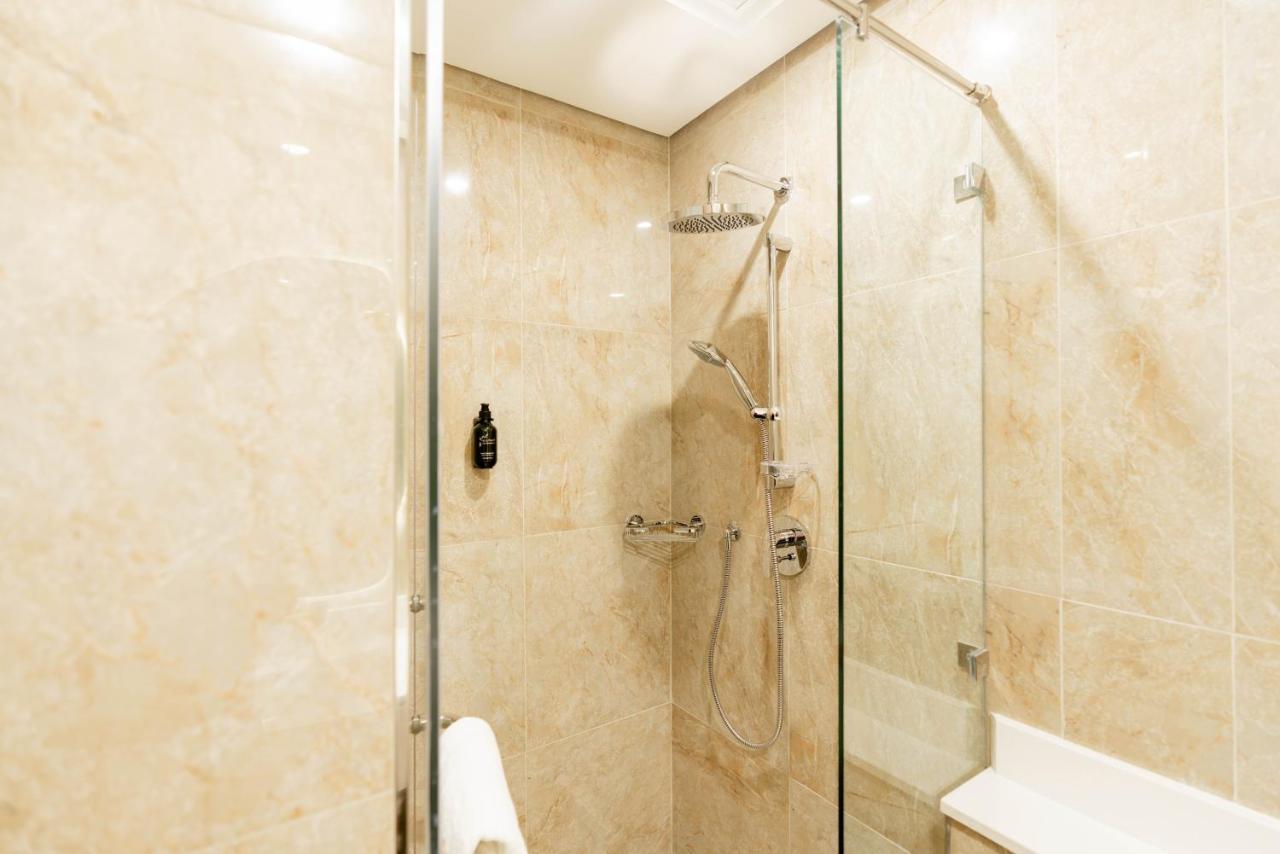 Resivation Hotel دبي المظهر الخارجي الصورة