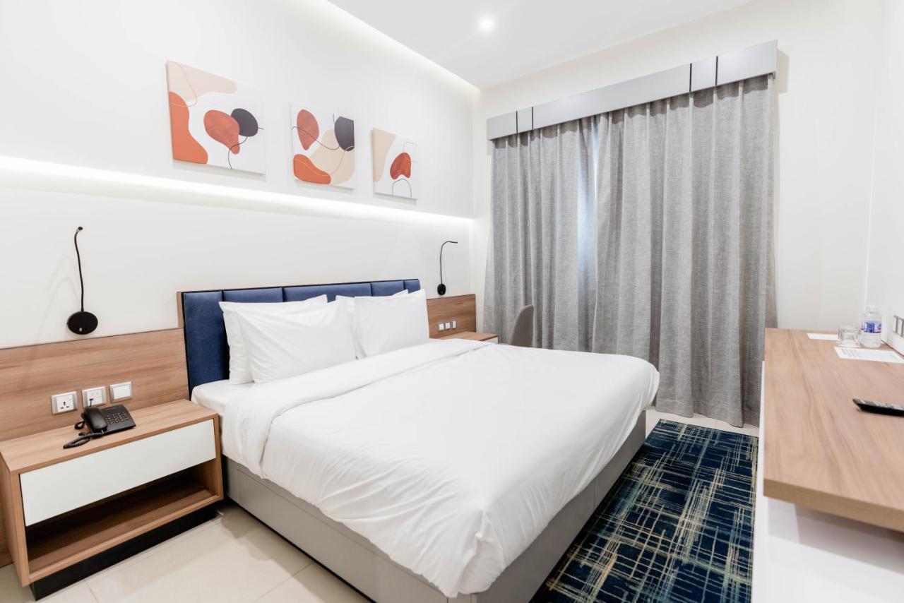 Resivation Hotel دبي المظهر الخارجي الصورة
