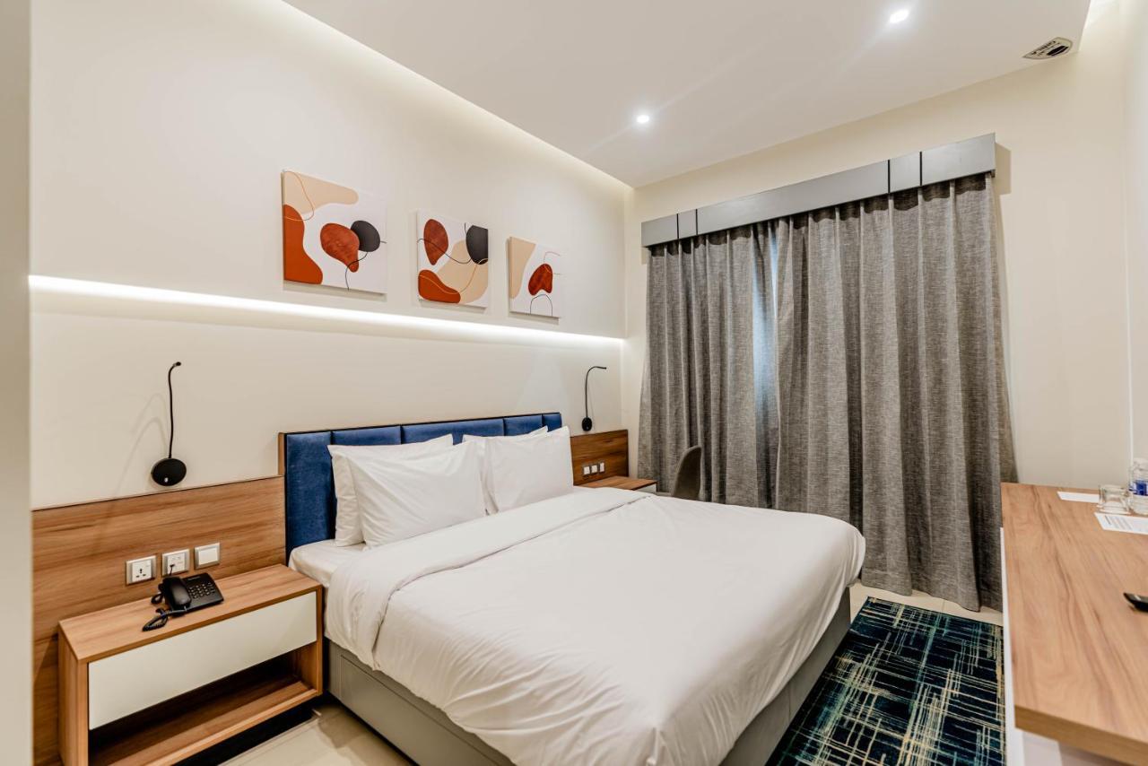 Resivation Hotel دبي المظهر الخارجي الصورة