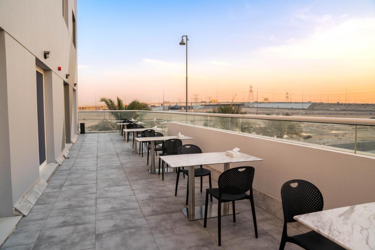 Resivation Hotel دبي المظهر الخارجي الصورة